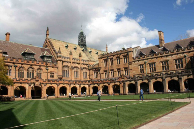 英国弗林德斯大学